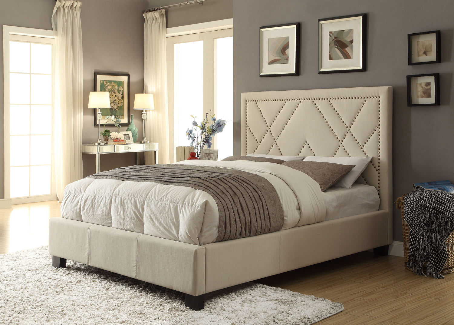 Vienne Full-size Nailhead Patterned Platform Storage Bed in Powder