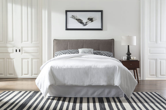 Adona California King-Size Upholstered Platform Bed in Dolphin Linen (2026)