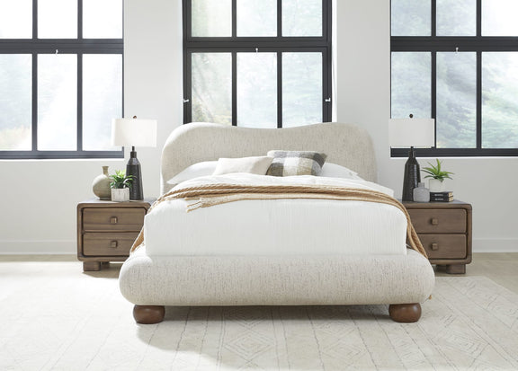 Afra California King-size Chenille Upholstered Wood Leg Platform Bed in Chinchilla