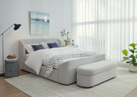 Kiki Queen-size Upholstered Platform Bed in Cotton Ball Boucle (2026)