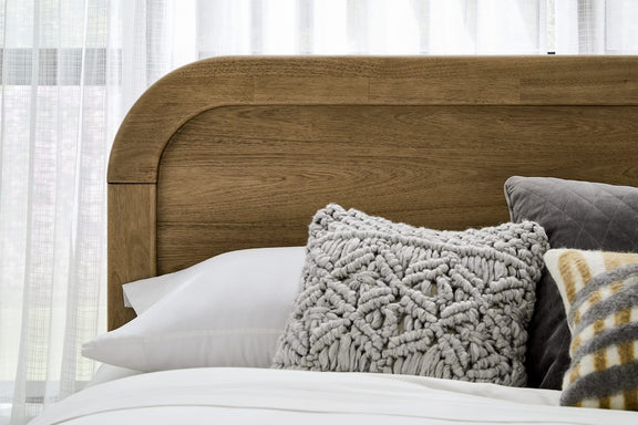 Kione King-size Acacia Wood Platform Bed in Lioness