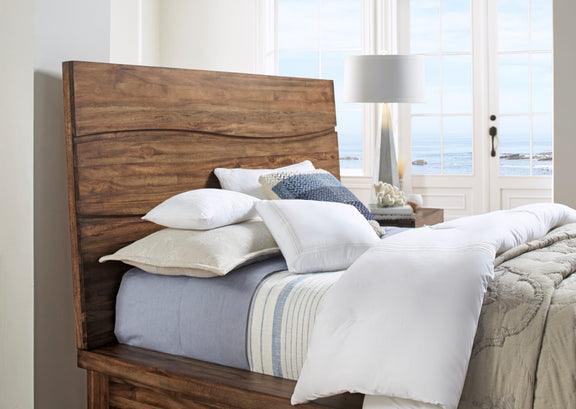 Ocean Full-size Solid Wood Platform Bed in Natural Sengon