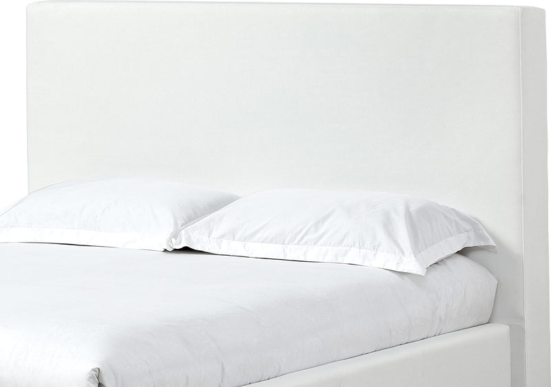 One California King-size Upholstered Footboard Storage Bed in Pearl (2026)