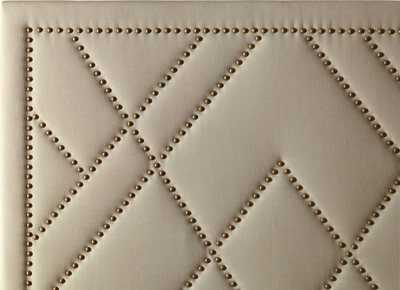 Vienne Full-size Nailhead Patterned Platform Storage Bed in Powder