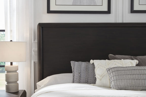 Xolani Queen-Size Acacia Wood Platform Bed in Jaguar